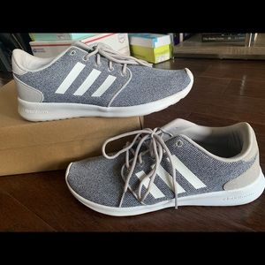 Adidas women’s cloudfoam athletic shoe - size 10